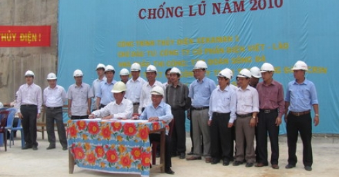 Chùm ành 'Tinh thần Quốc tế lao động trên công trường thủy điện Xekaman 1'