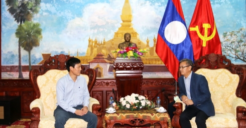 CÔNG TY CỔ PHẦN ĐIỆN VIỆT LÀO ỦNG HỘ LÀO KHẮC PHỤC THIỆT HẠI LŨ LỤT DO VỠ ĐẬP TẠI KHU VỰC HỒ THỦY ĐIỆN XEPIAN XENAMNOY TẠI TỈNH ATTAPEU