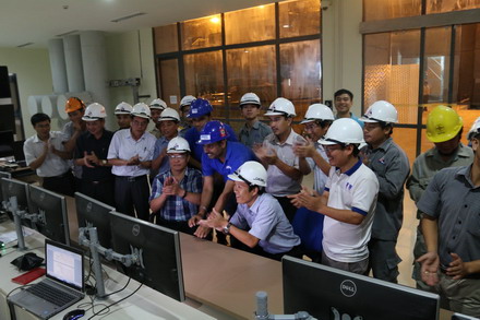 All burst into joys when witnessing the grid integration success