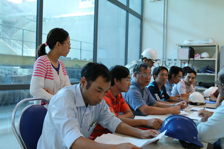 On August 27, 2016, Mr. Le Van Ton – Member of BoDs of Song Da Corporation cum Chairman of BoDs of Viet Lao Power Joint Stock Company worked with AH and Employer’s experts to evaluate the load shedding, examined the Plant system and determined when to carry out 72 hour commissioning.