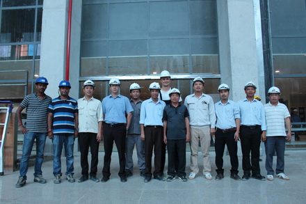 AH’s experts pose with leaders of Xekaman 1 Power Company Limited.